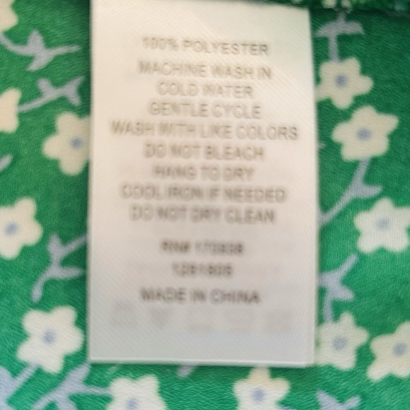 Floral Green Blouse Sz S Short Flutter Sleeve V Neck Popover Maison d' Amelie - Picture 7 of 12